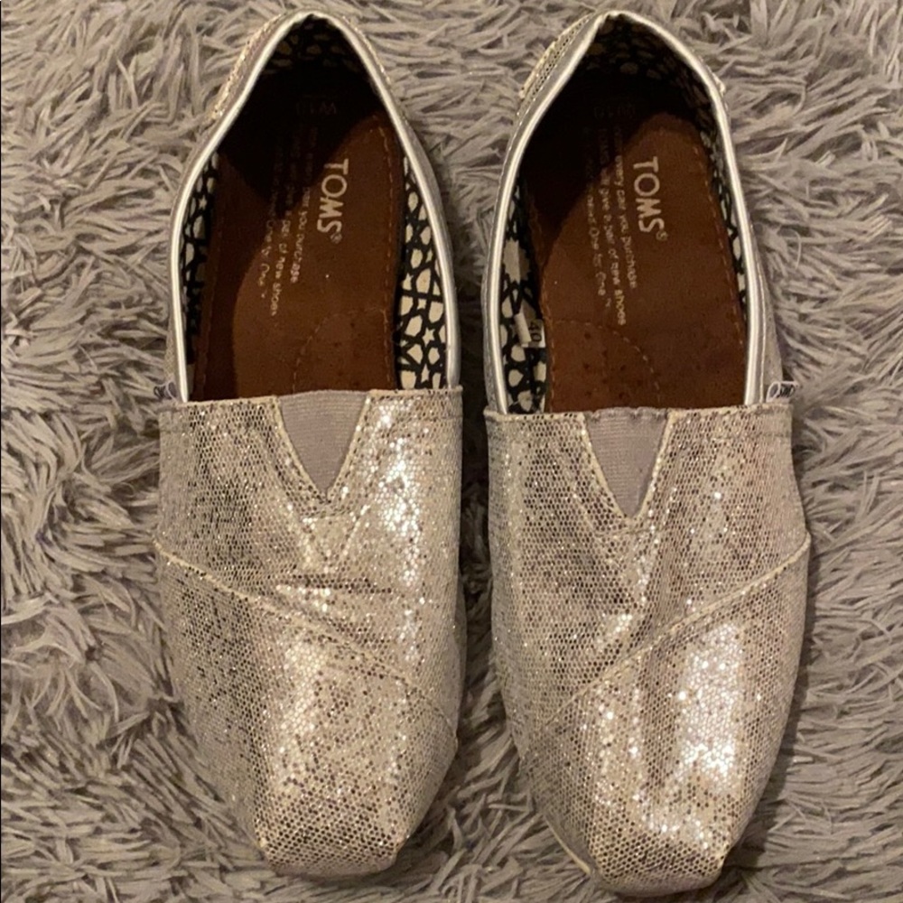 Toms